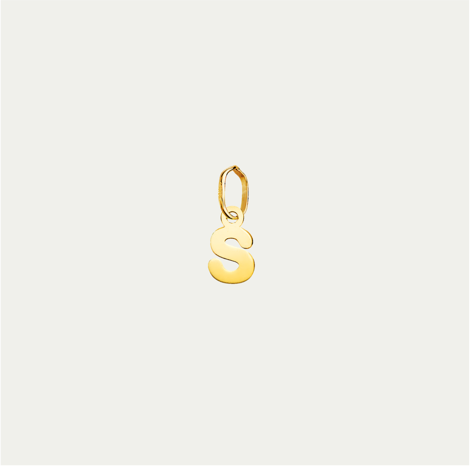 MINI CHARM LETTERING ORO 18K
