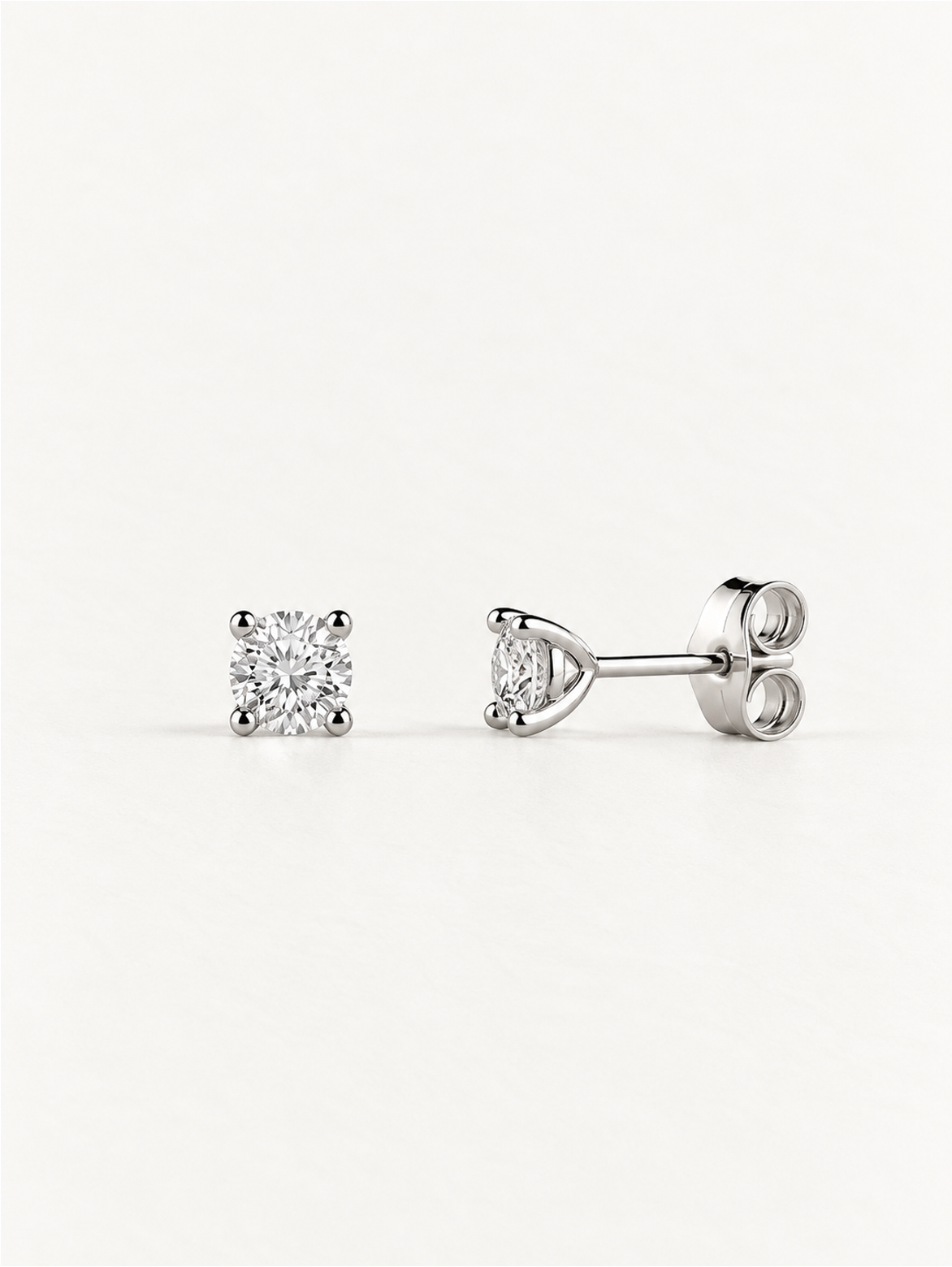 PENDIENTES SOLITARIO · DIAMANTE LAB 0,4 cts | ORO BLANCO 18K
