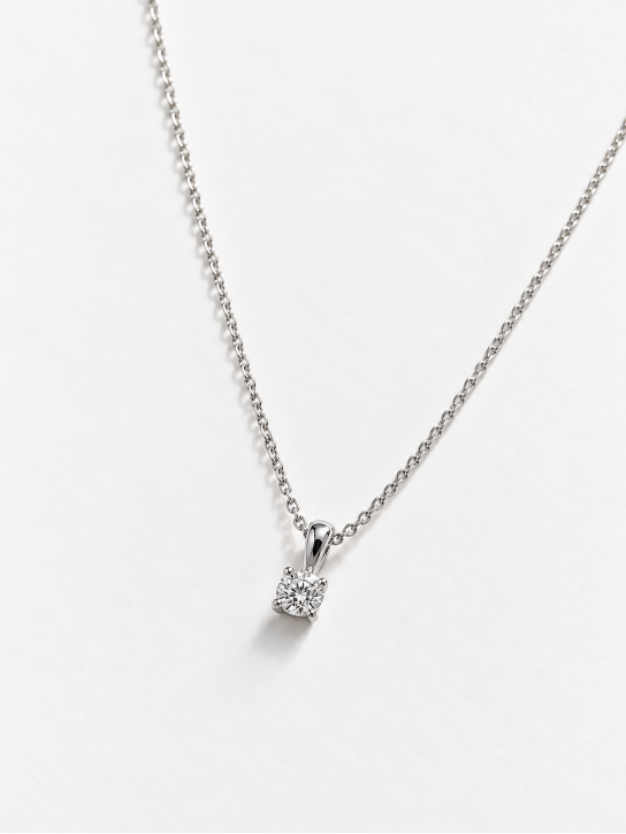 Collar solitario en oro blanco 18K con diamante lab talla brillante 0,5 cts sobre fondo blanco – Mimmo Jewels