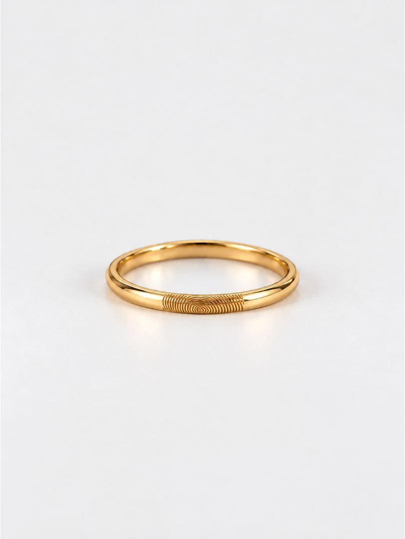 Anillo huella dactilar personalizado 2mm en oro 18K sobre fondo neutro - Mimmo Jewels