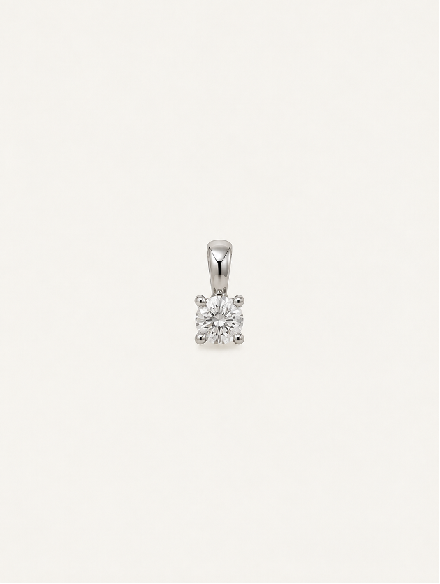 Colgante solitario en oro blanco 18K con diamante lab talla brillante 0,5 cts sobre fondo blanco – Mimmo Jewels