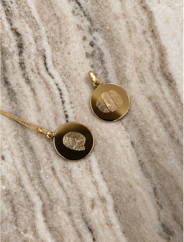 Collar y colgante huella dactilar personalizados en oro 9K sobre mármol - Mimmo Jewels