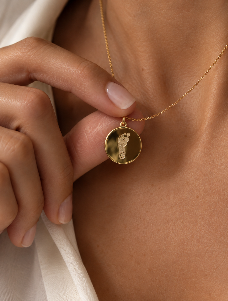 THE FOOTPRINT · COLGANTE | ORO 9K